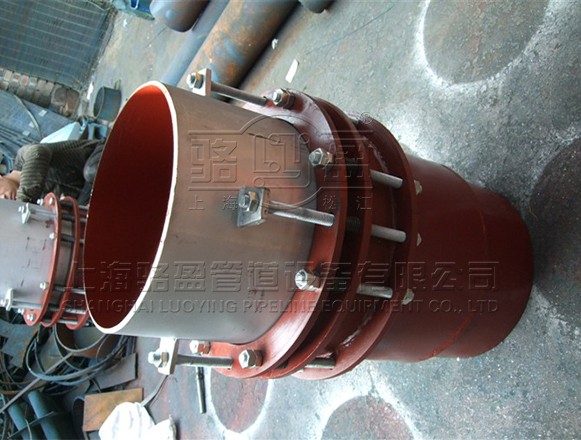 套管式套筒<a href=http://100104006.net target=_blank class=infotextkey>补偿器</a>